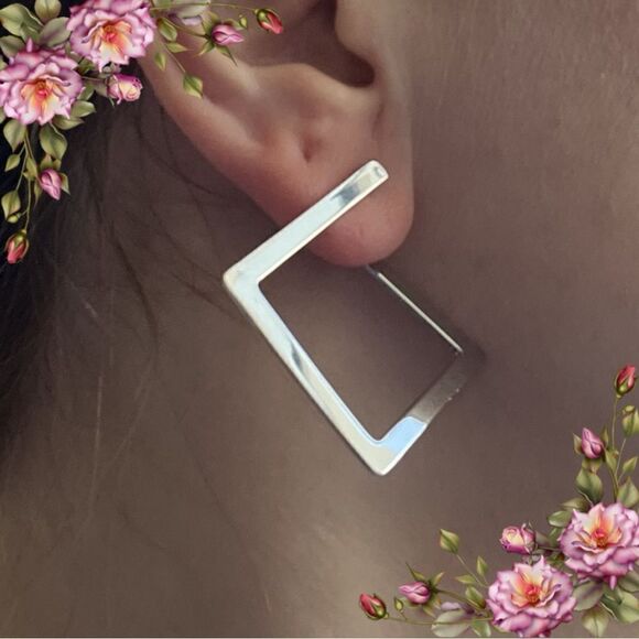 Geometric Design Cuff Hoop Earrings - Picture 9 of 9